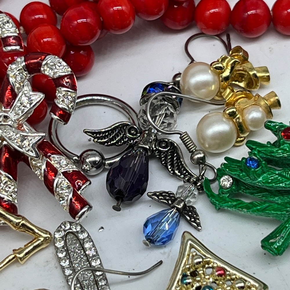 Christmas Crafter Lot of vintage to modern broken, faded missing stones jewelry - Picture 12 of 13